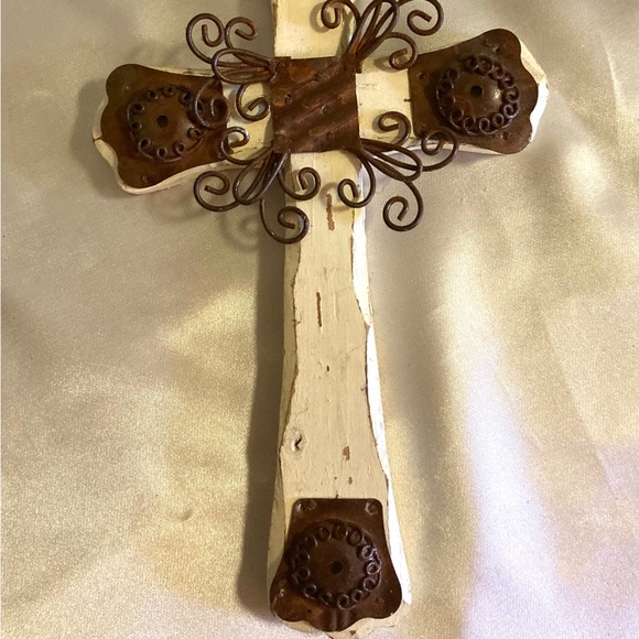Vintage  Small Cross - Picture 2 of 4